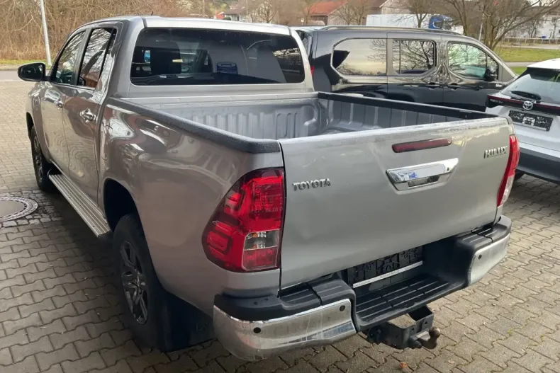 Toyota Hilux din 2021 cu 72.980 km - oferta TOY165516 - foto 4