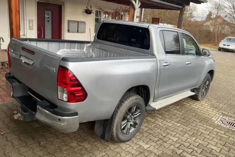 Toyota Hilux din 2021 cu 72.980 km - oferta TOY165516 - foto 6