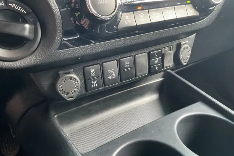 Toyota Hilux din 2021 cu 72.980 km - oferta TOY165516 - foto 14