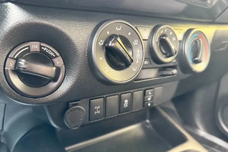 Toyota Hilux din 2020 cu 66.000 km - oferta TOY165518 - foto 24