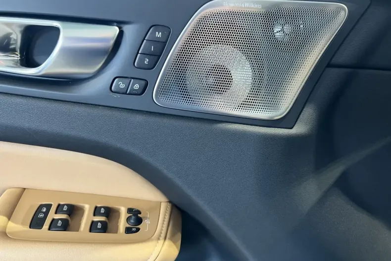 Volvo XC60 din 2024 cu 17.883 km - oferta VOL165522 - foto 20