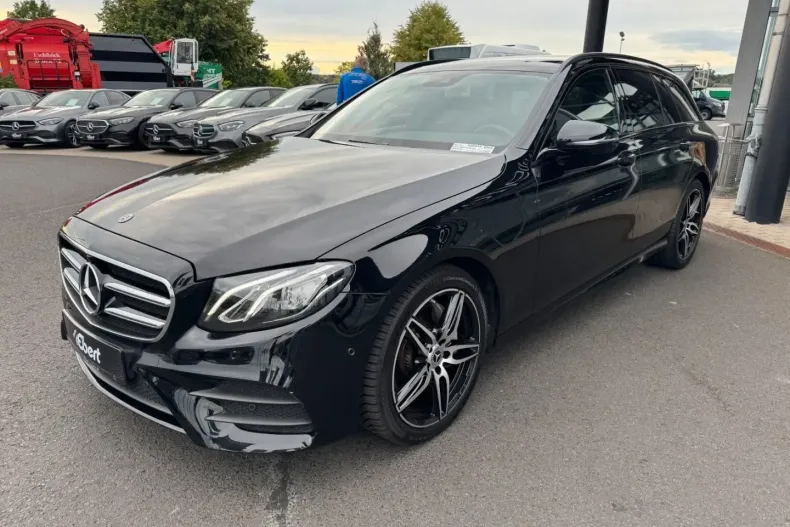 Mercedes-Benz E 220 din 2020 cu 69.300 km - oferta MER165536 - foto 1