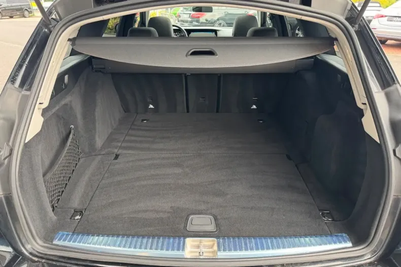 Mercedes-Benz E 220 din 2020 cu 69.300 km - oferta MER165536 - foto 7