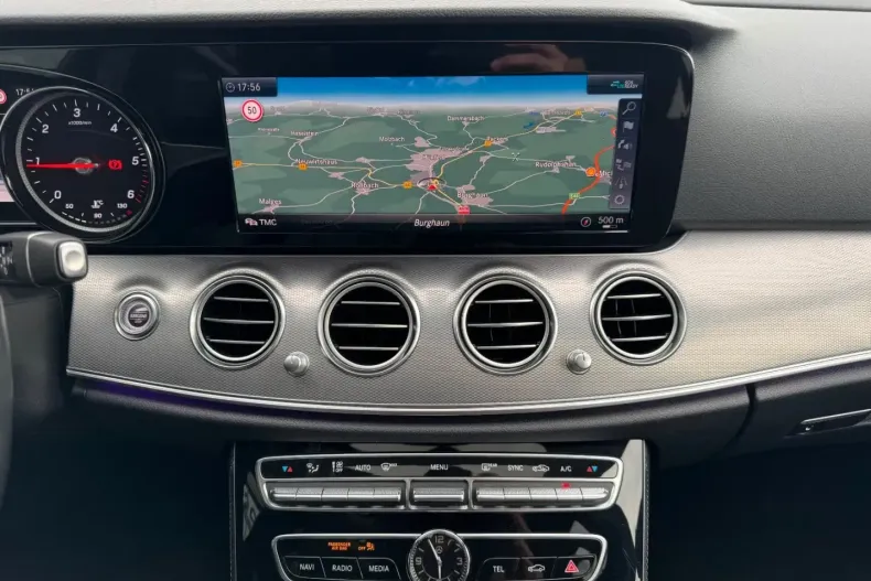 Mercedes-Benz E 220 din 2020 cu 69.300 km - oferta MER165536 - foto 19