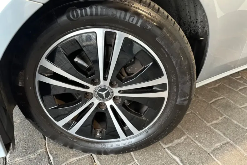 Mercedes-Benz E 220 din 2021 cu 55.000 km - oferta MER165537 - foto 17