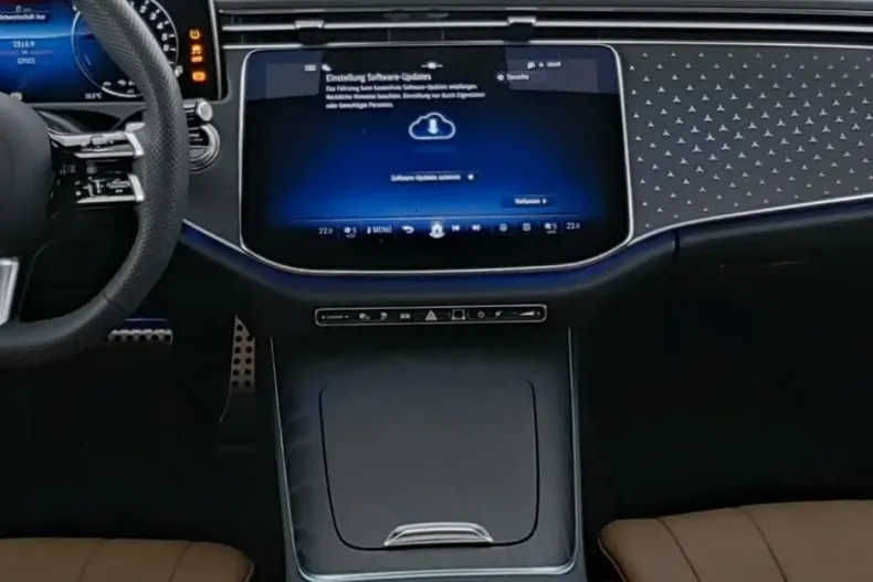 Mercedes-Benz E 300 din 2025 cu 12.521 km - oferta MER165543 - foto 6