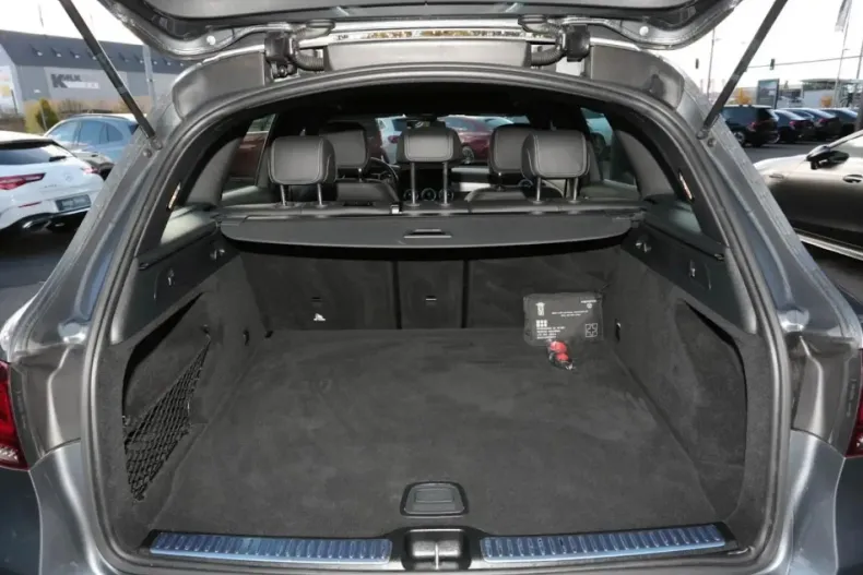 Mercedes-Benz GLC 200 din 2020 cu 72.900 km - oferta MER165545 - foto 5