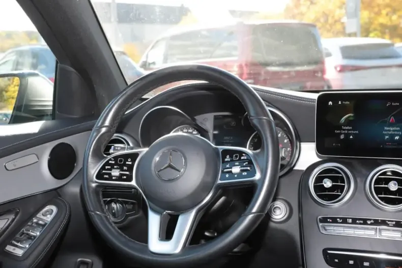 Mercedes-Benz GLC 200 din 2020 cu 72.900 km - oferta MER165545 - foto 7