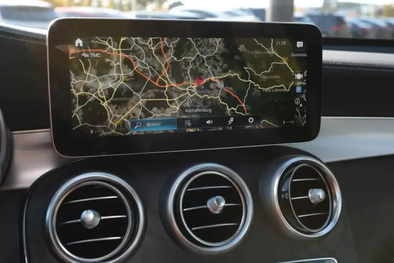 Mercedes-Benz GLC 200 din 2020 cu 72.900 km - oferta MER165545 - foto 12