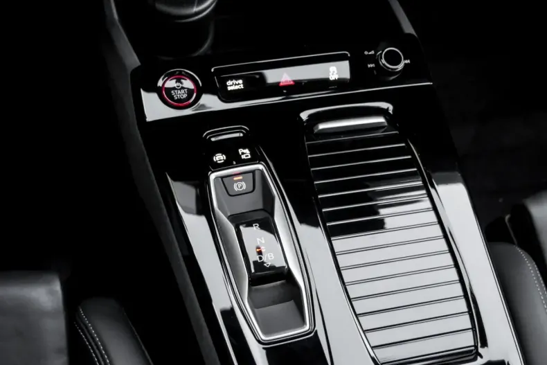 Audi SQ6 e-tron din 2024 cu 13.932 km - oferta AUD165552 - foto 10