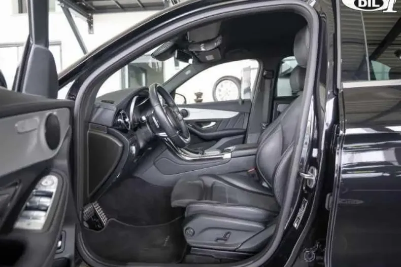 Mercedes-Benz GLC 200 din 2021 cu 90.900 km - oferta MER165556 - foto 5