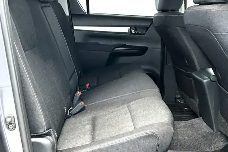 Toyota Hilux din 2024 cu 20.000 km - oferta TOY165596 - foto 22