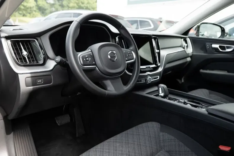 Volvo XC60 din 2023 cu 47.282 km - oferta VOL165609 - foto 4