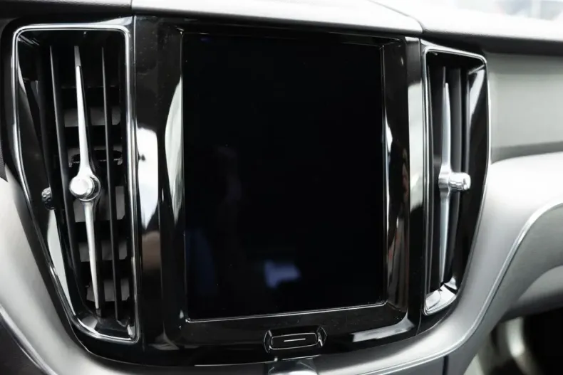 Volvo XC60 din 2023 cu 47.282 km - oferta VOL165609 - foto 8