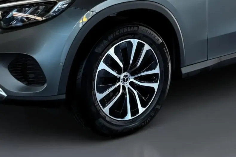 Mercedes-Benz GLC 220 din 2023 cu 41.714 km - oferta MER165623 - foto 5