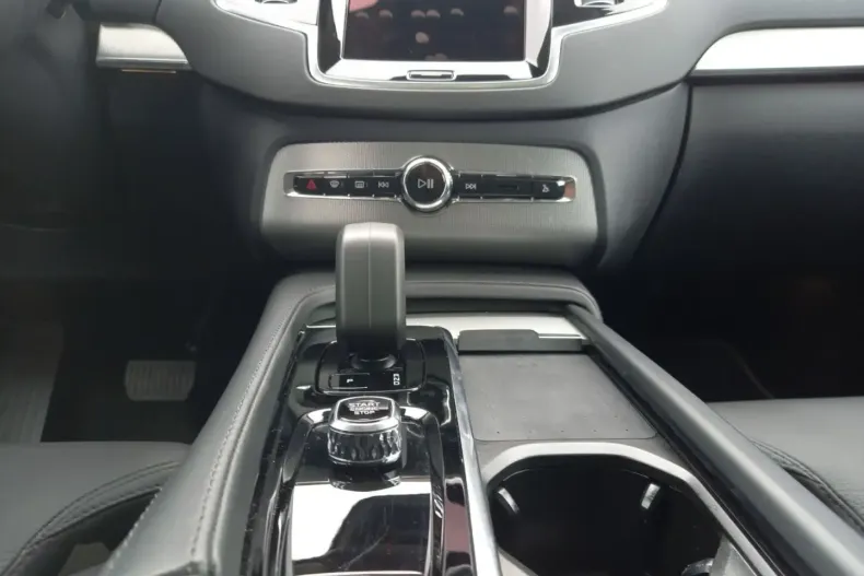 Volvo XC90 din 2024 cu 16.820 km - oferta VOL165644 - foto 13