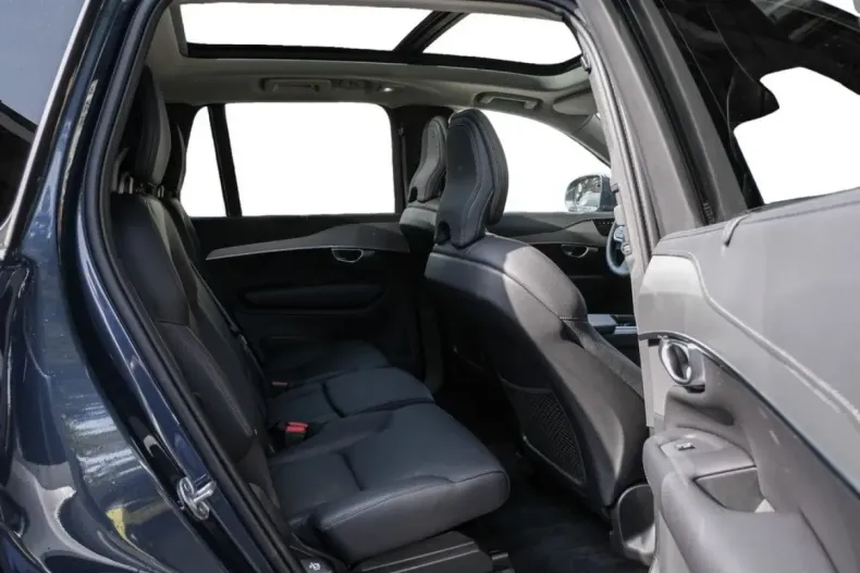 Volvo XC90 din 2023 cu 73.488 km - oferta VOL165658 - foto 5