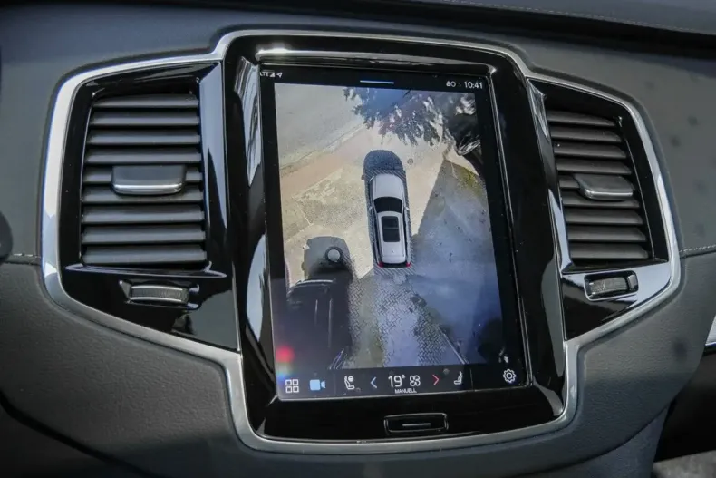 Volvo XC90 din 2023 cu 73.488 km - oferta VOL165658 - foto 11