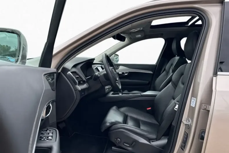 Volvo XC90 din 2023 cu 59.500 km - oferta VOL165660 - foto 3