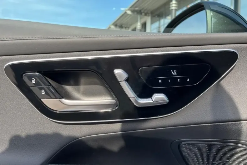 Mercedes-Benz GLC 300 din 2024 cu 11.023 km - oferta MER165665 - foto 7