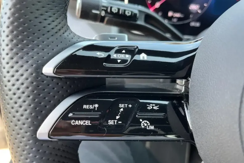 Mercedes-Benz GLC 300 din 2024 cu 11.023 km - oferta MER165665 - foto 24