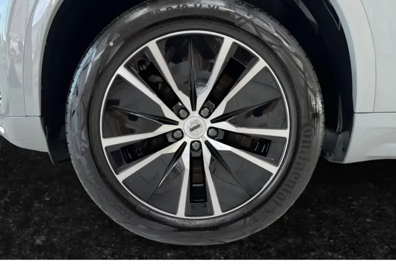 Volvo XC90 din 2024 cu 27.980 km - oferta VOL165670 - foto 14