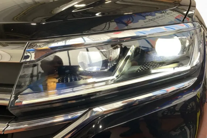 Volkswagen Touareg din 2024 cu 17.600 km - oferta VOL165671 - foto 5