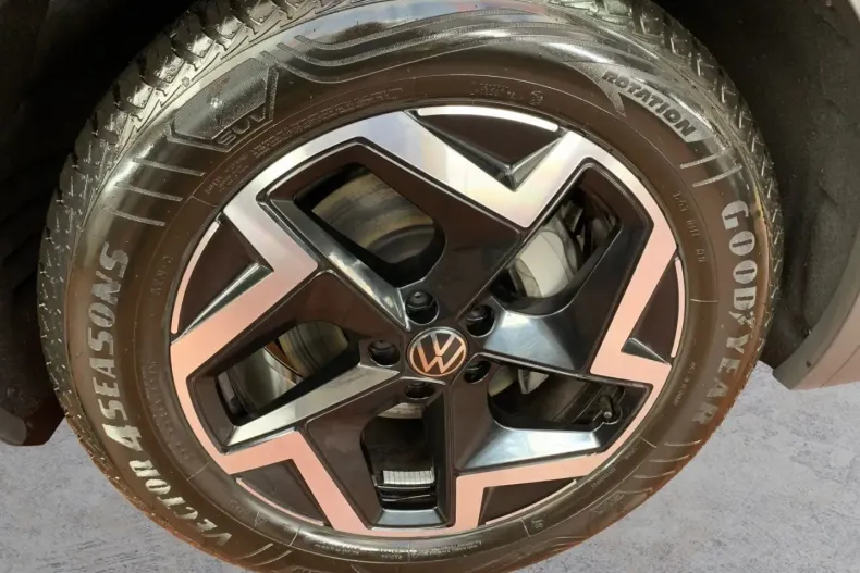 Volkswagen Touareg din 2024 cu 17.600 km - oferta VOL165671 - foto 6