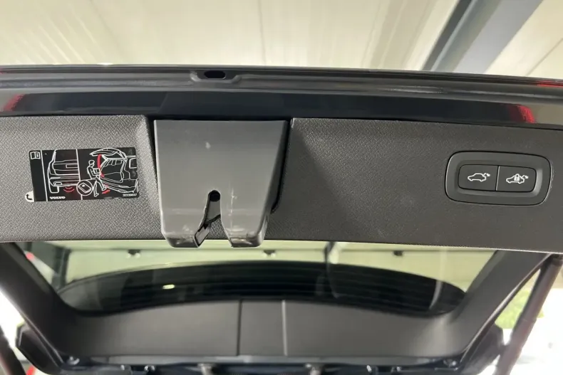 Volvo XC90 din 2020 cu 76.058 km - oferta VOL165684 - foto 17