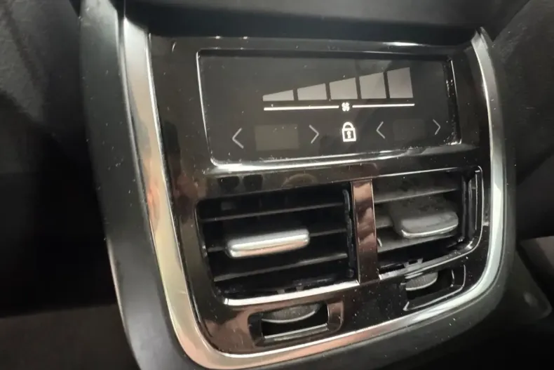 Volvo XC90 din 2020 cu 76.900 km - oferta VOL165687 - foto 12