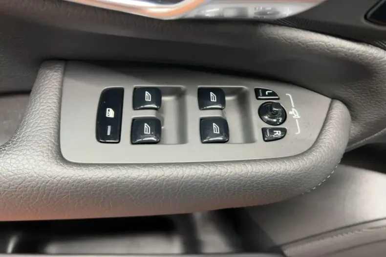 Volvo XC90 din 2020 cu 56.786 km - oferta VOL165692 - foto 18