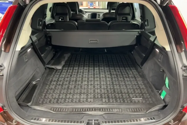 Volvo XC90 din 2020 cu 56.786 km - oferta VOL165692 - foto 19