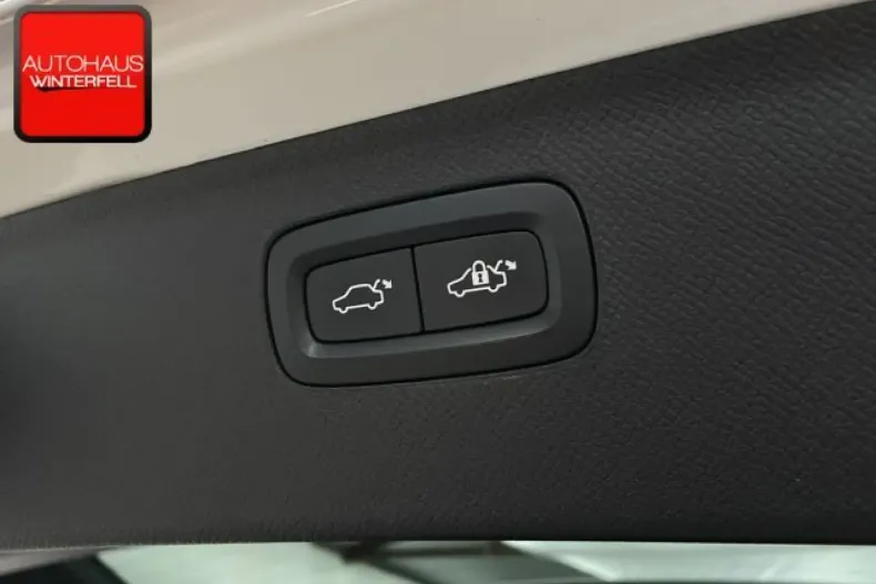 Volvo XC90 din 2020 cu 57.708 km - oferta VOL165693 - foto 12