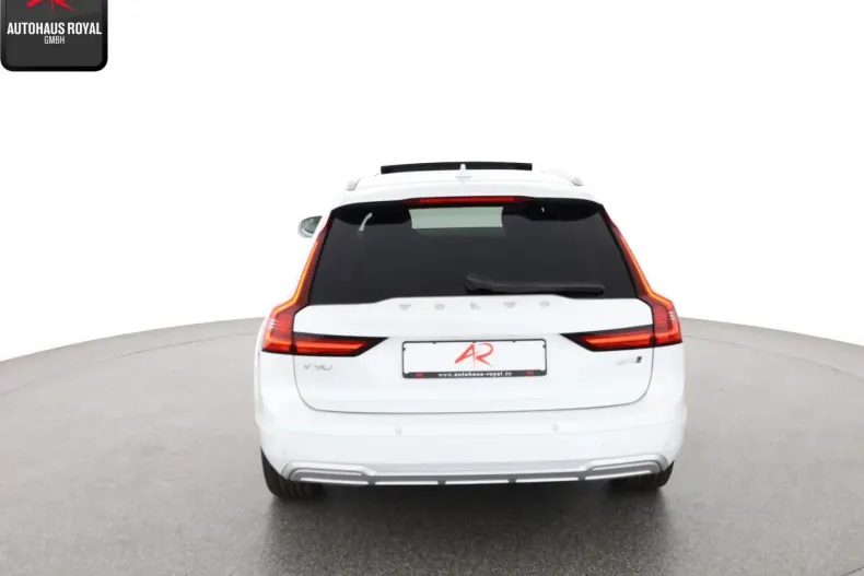 Volvo V90 Cross Country din 2023 cu 12.218 km - oferta VOL165696 - foto 4