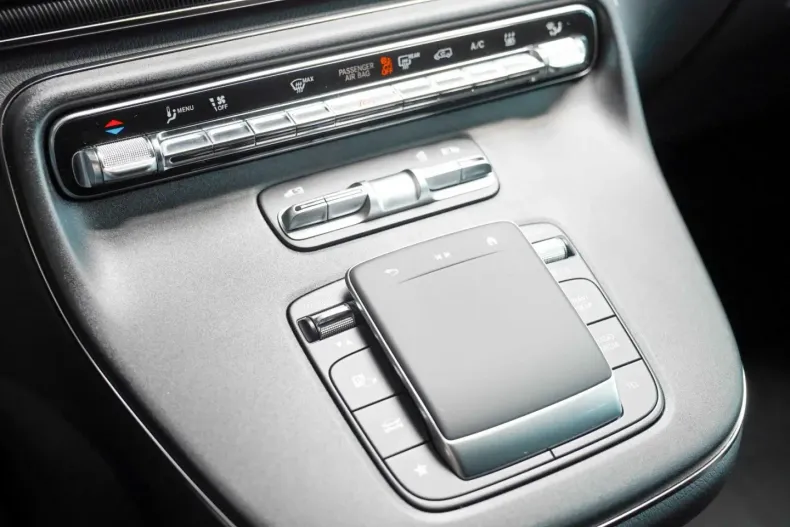 Mercedes-Benz V 220 din 2024 cu 11.895 km - oferta MER165705 - foto 22