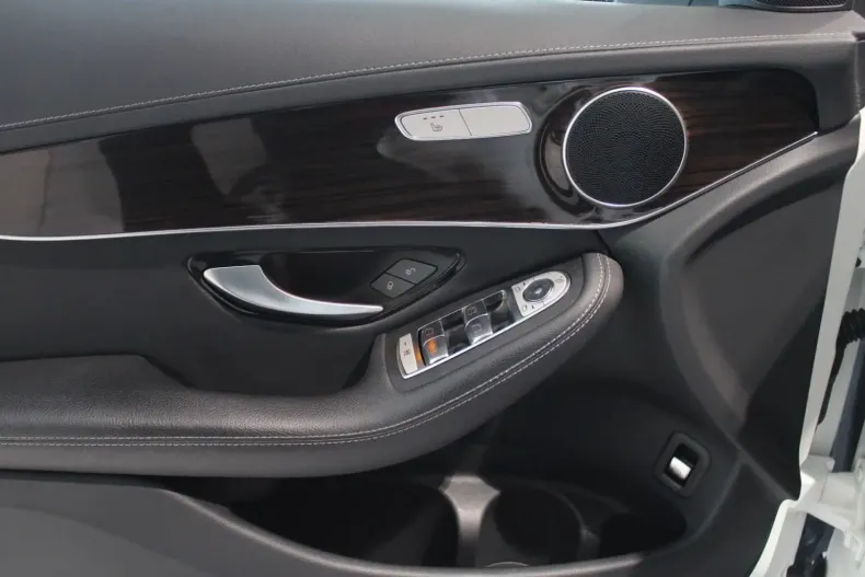 Mercedes-Benz GLC 220 din 2021 cu 94.222 km - oferta MER165717 - foto 8