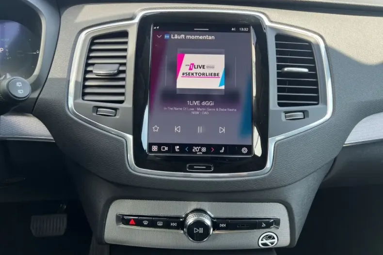 Volvo XC90 din 2024 cu 26.304 km - oferta VOL165733 - foto 9