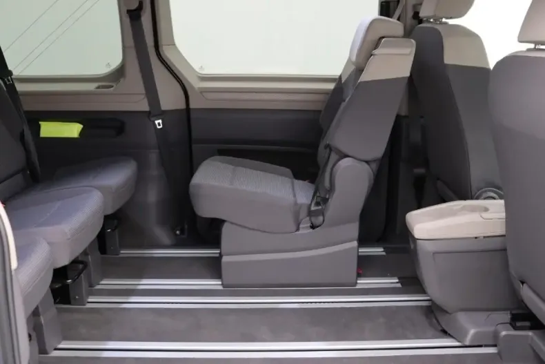 Volkswagen T7 Multivan din 2022 cu 43.880 km - oferta VOL165749 - foto 7