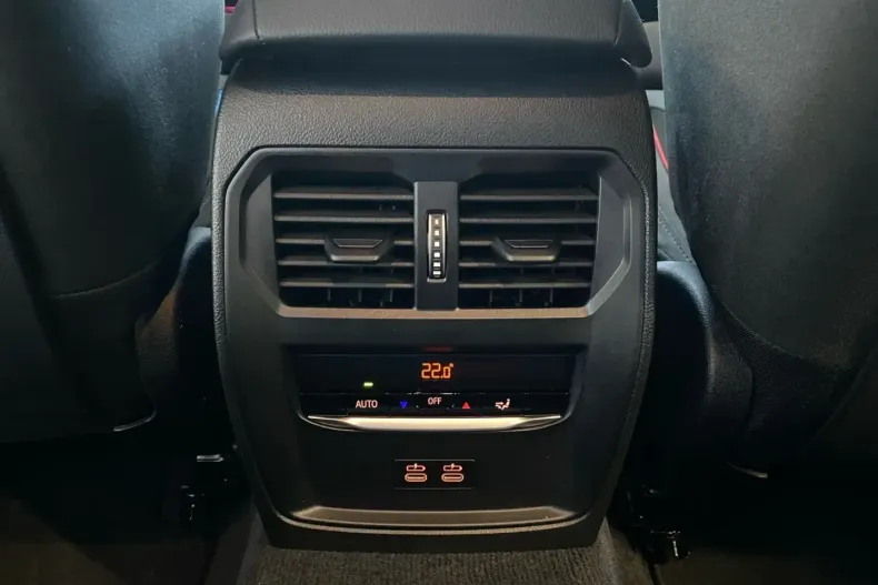 BMW 330 din 2024 cu 11.400 km - oferta BMW165760 - foto 13