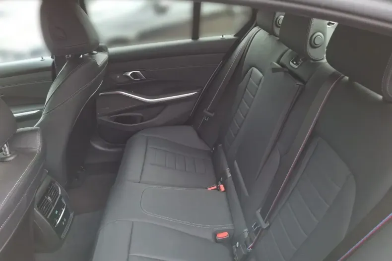 BMW 330 din 2024 cu 21.400 km - oferta BMW165766 - foto 9