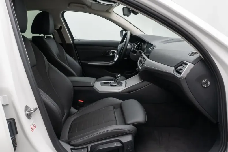 BMW 320 din 2022 cu 44.834 km - oferta BMW165767 - foto 34