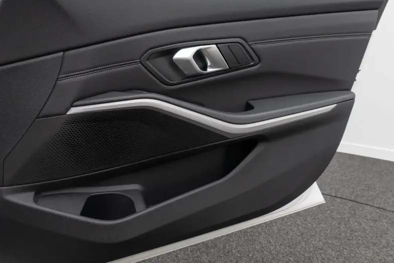 BMW 320 din 2022 cu 44.834 km - oferta BMW165767 - foto 38