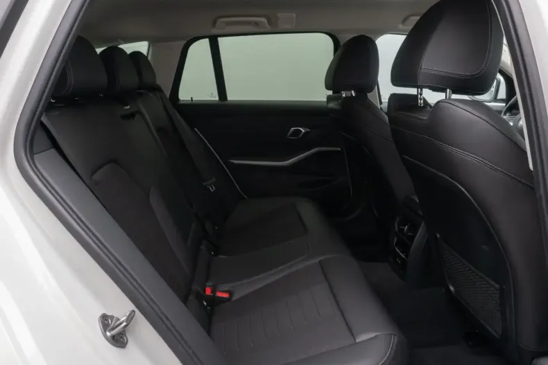 BMW 320 din 2022 cu 44.834 km - oferta BMW165767 - foto 39