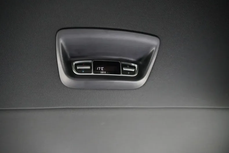 Mercedes-Benz V 300 din 2024 cu 45.828 km - oferta MER165782 - foto 44