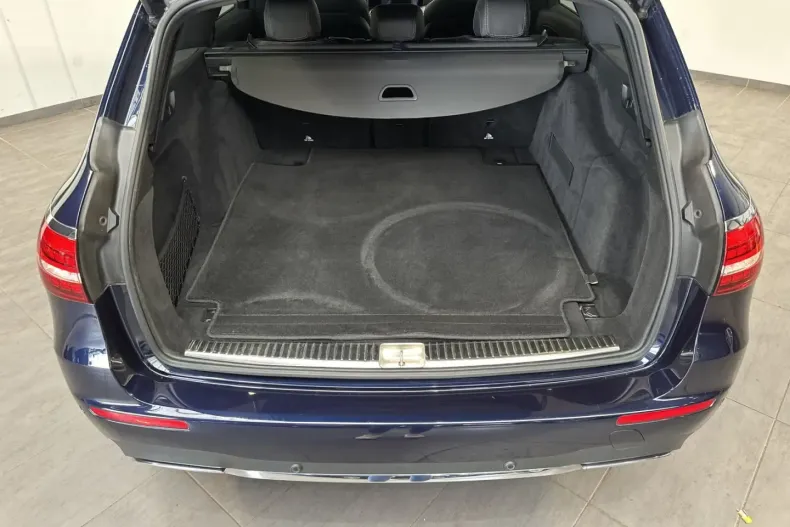 Mercedes-Benz E 200 din 2021 cu 64.750 km - oferta MER165797 - foto 5