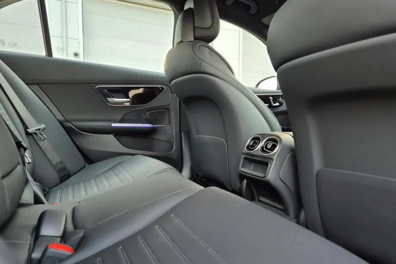 Mercedes-Benz C din 2025 cu 6.000 km - oferta MER165840 - foto 13