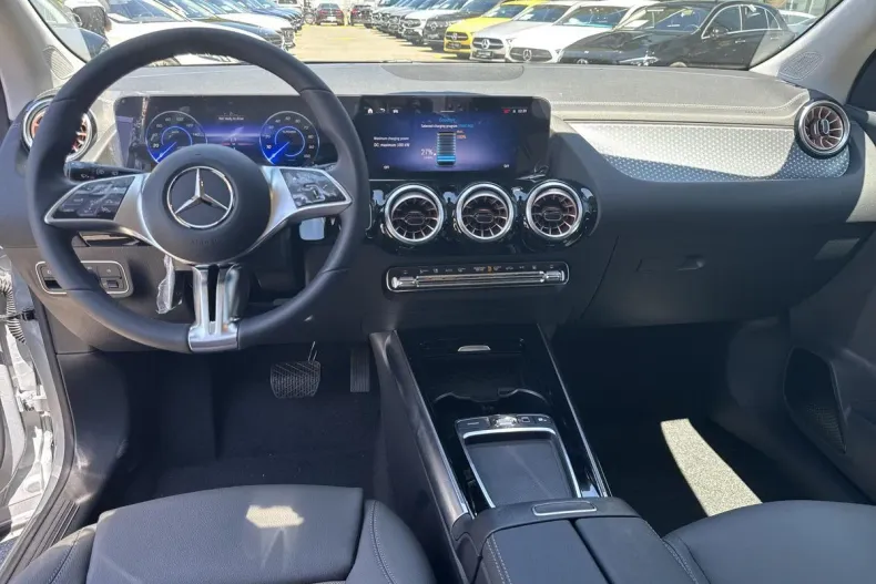 Mercedes-Benz EQA din 2025 cu 6.000 km - oferta MER165842 - foto 10
