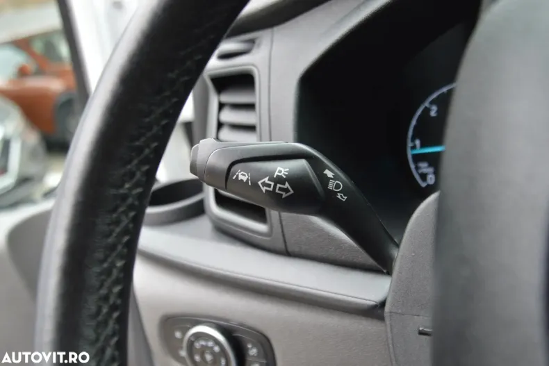 Ford Transit Custom din 2019 cu 169.100 km - oferta FOR165850 - foto 29