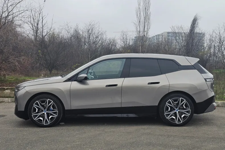 BMW iX din 2022 cu 60.639 km - oferta BMW165852 - foto 4