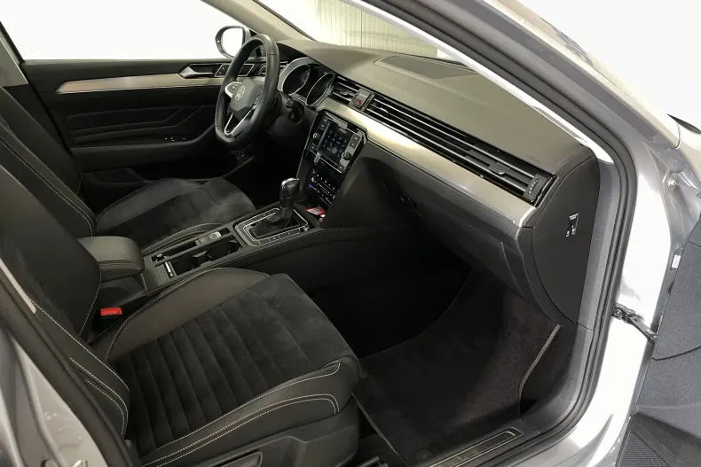 Volkswagen Passat din 2020 cu 105.367 km - oferta VOL165857 - foto 9